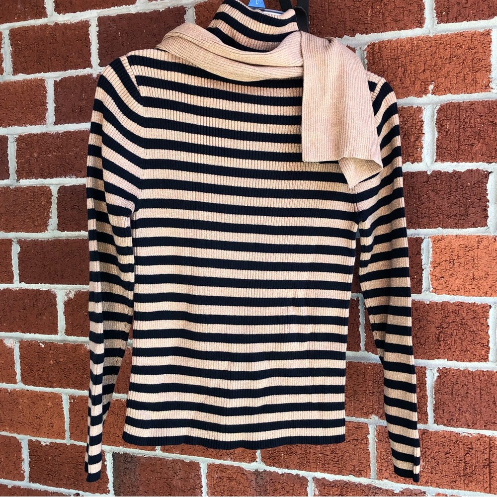 Turtleneck Sweater Moda International Black & Gold Size M —#096 - Picture 4 of 14